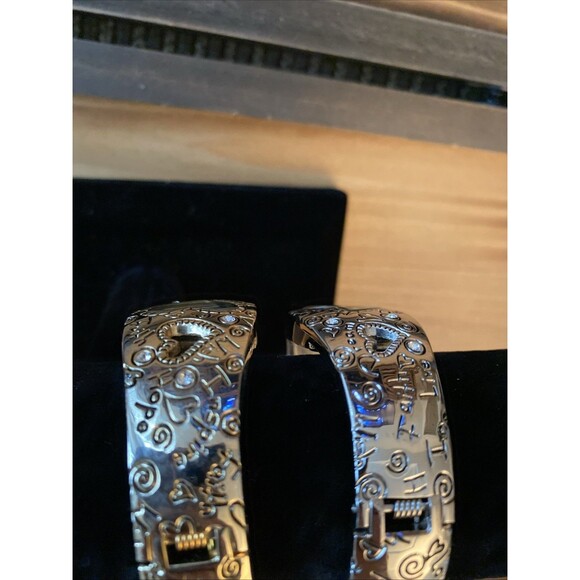 Women\'s Bangle Watch Lot 4 Total New Batteries main image 6